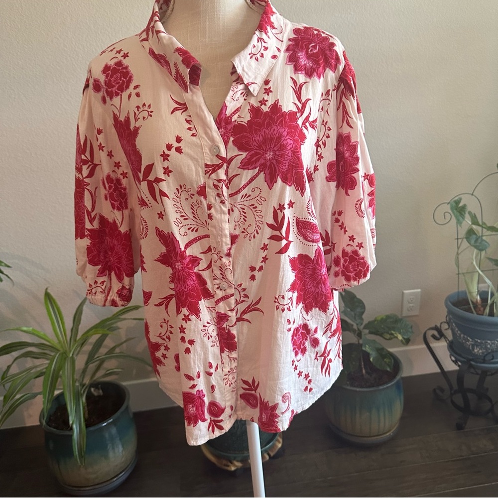 Heroes & Dreamers || pink linen floral blouse